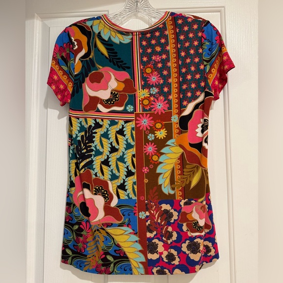 Johnny Was Promisino Favorite Short-Sleeve V-Neck Tee - Picture 2 of 9